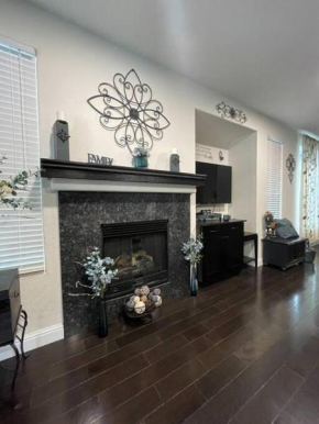 Warm & Elegant Home - Perfect Location Downtown/SMF